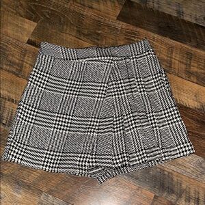 Classic Black and White Plaid Skort